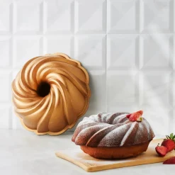 Karaca Cake Pro Pare Aluminium Cast Decorative Bundt Cake Tin, 24cm, Gold